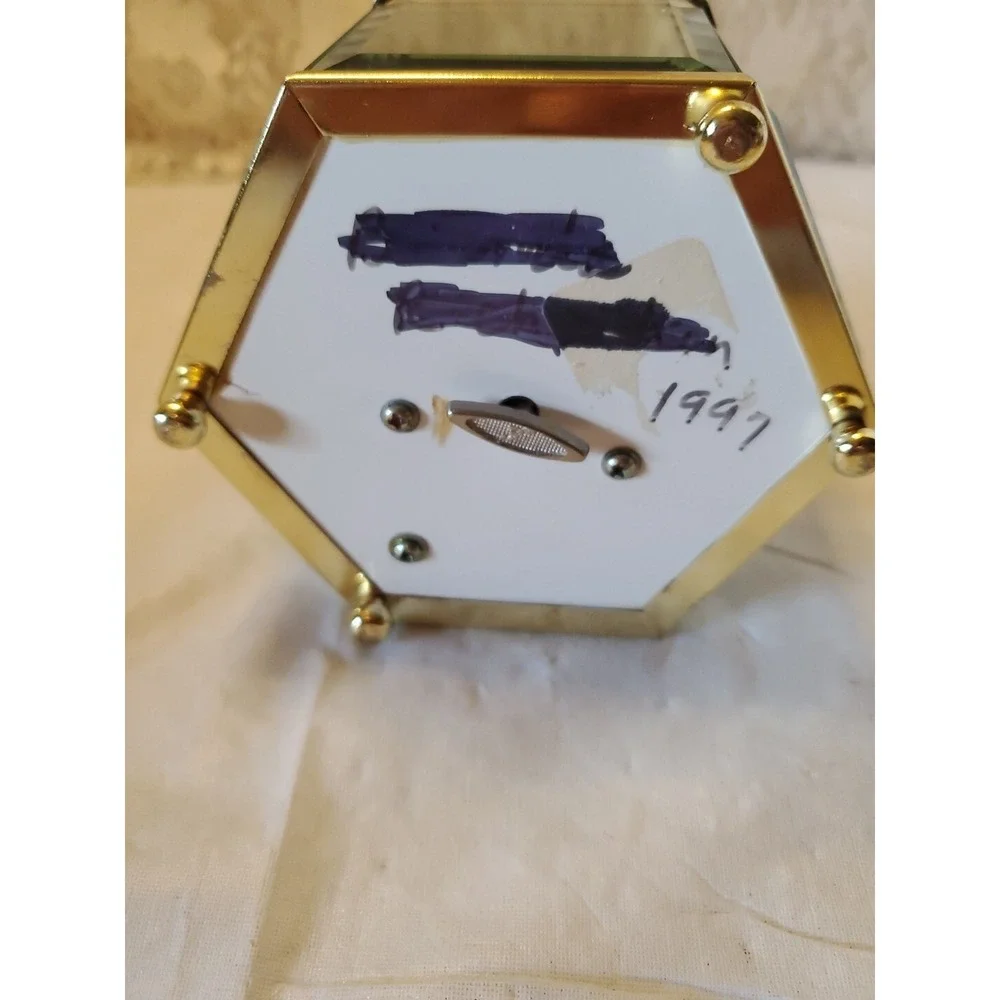 Vintage 1997 Etched Glass Musical Jewelry Box. Mirrored‎ Sides And Glass Swan